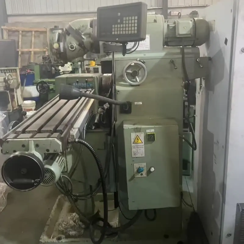 used milling machine inspected and ready for shipment (Universal rotating head milling machine)