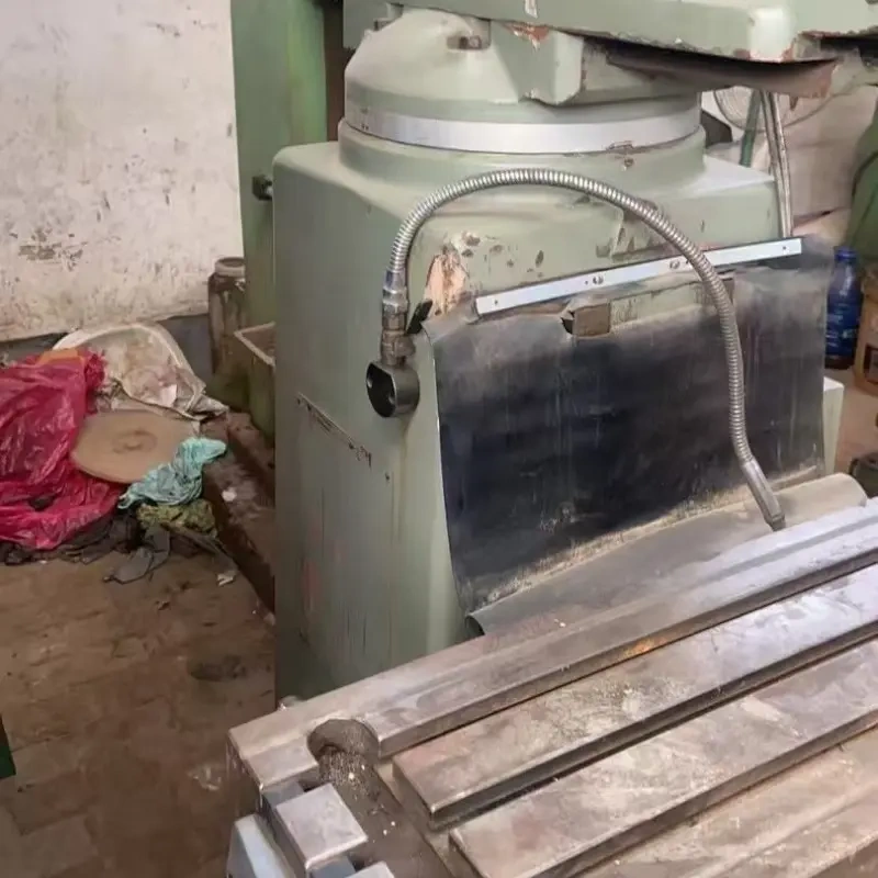 Used 4# Vertical Turret Head Milling Machine 1480kg Metal Parts Drilling & Milling Machine - 图片 2